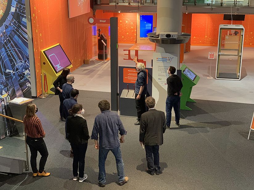 Diskussion der praktischen Umsetzung in der Ausstellung des Deutschen Museums Bonn
