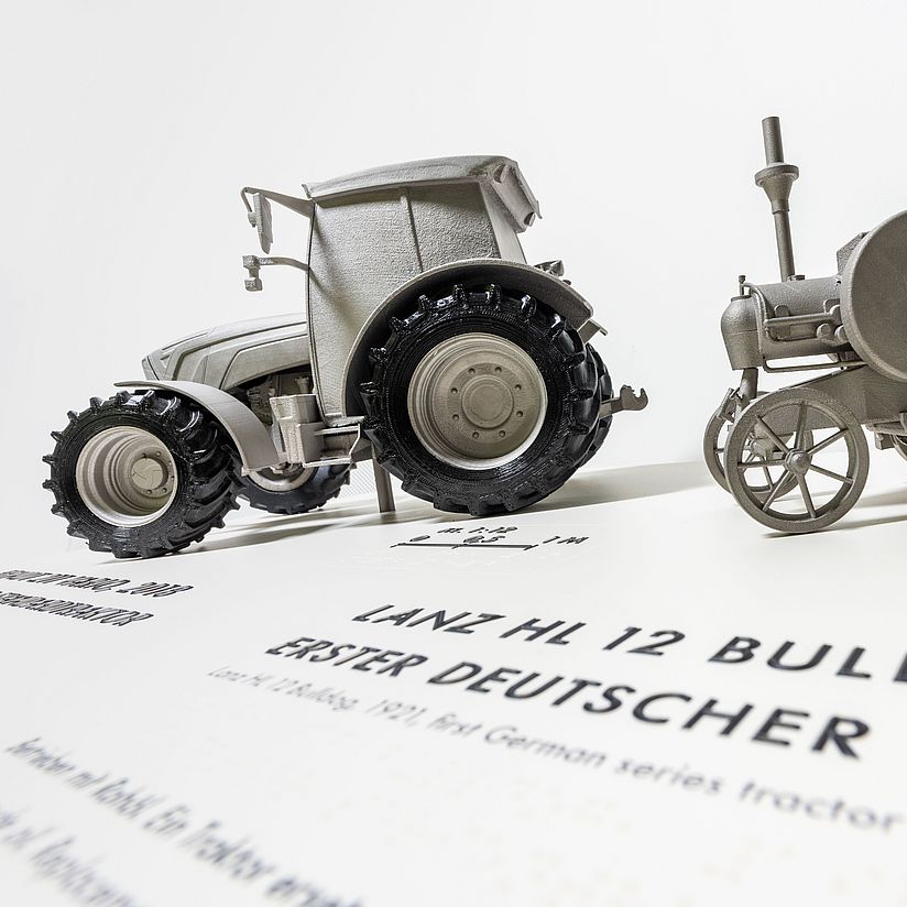 Tastmodell der Traktoren Lanz und Fendt.