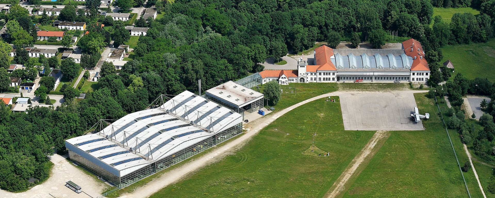 Luftaufnahme der Flugwerft Schleißheim.